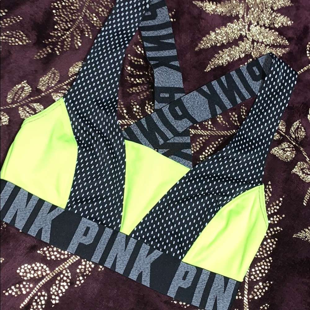 🆕 VS PINK Sports Bra